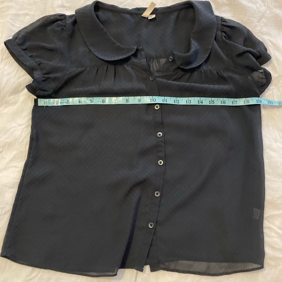 Retro Frenchie navy crepe blouse with cute Peter Pan collar size medium - Picture 4 of 8